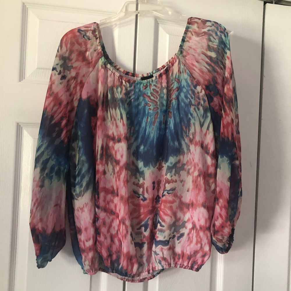 Beautiful chiffon watercolor blouse. Sz M